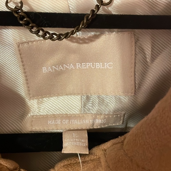 BNWT. Women’s winter coat. Banana Republic, camel color, size L. - Picture 4 of 8